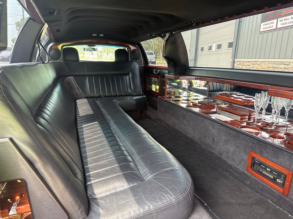 2003 Lincoln Town Car Image 14