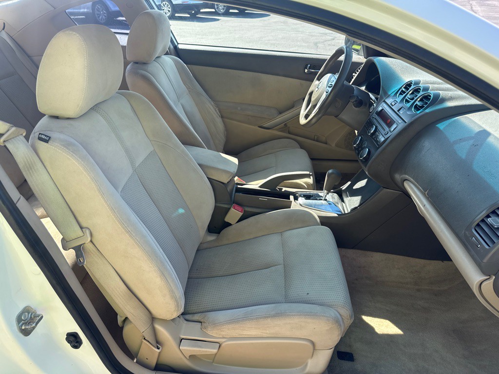 2012 Nissan Altima Image 10