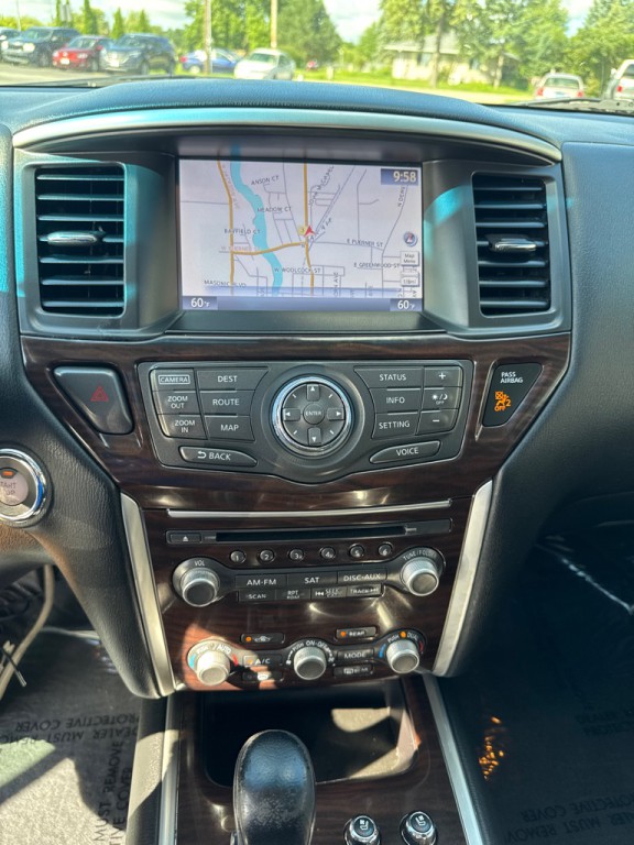 2015 Nissan Pathfinder Image 9