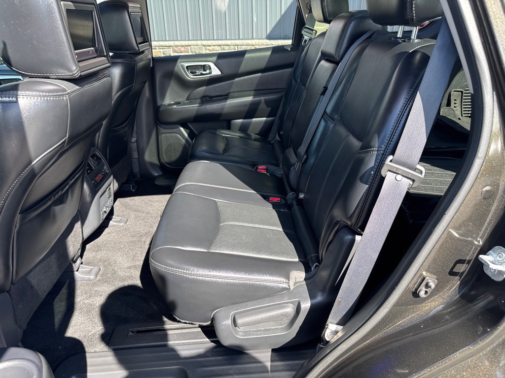 2015 Nissan Pathfinder Image 11