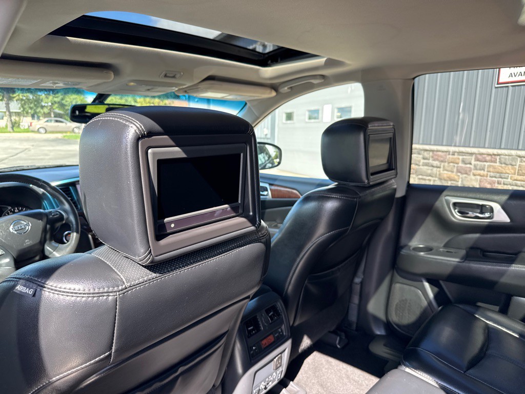 2015 Nissan Pathfinder Image 14
