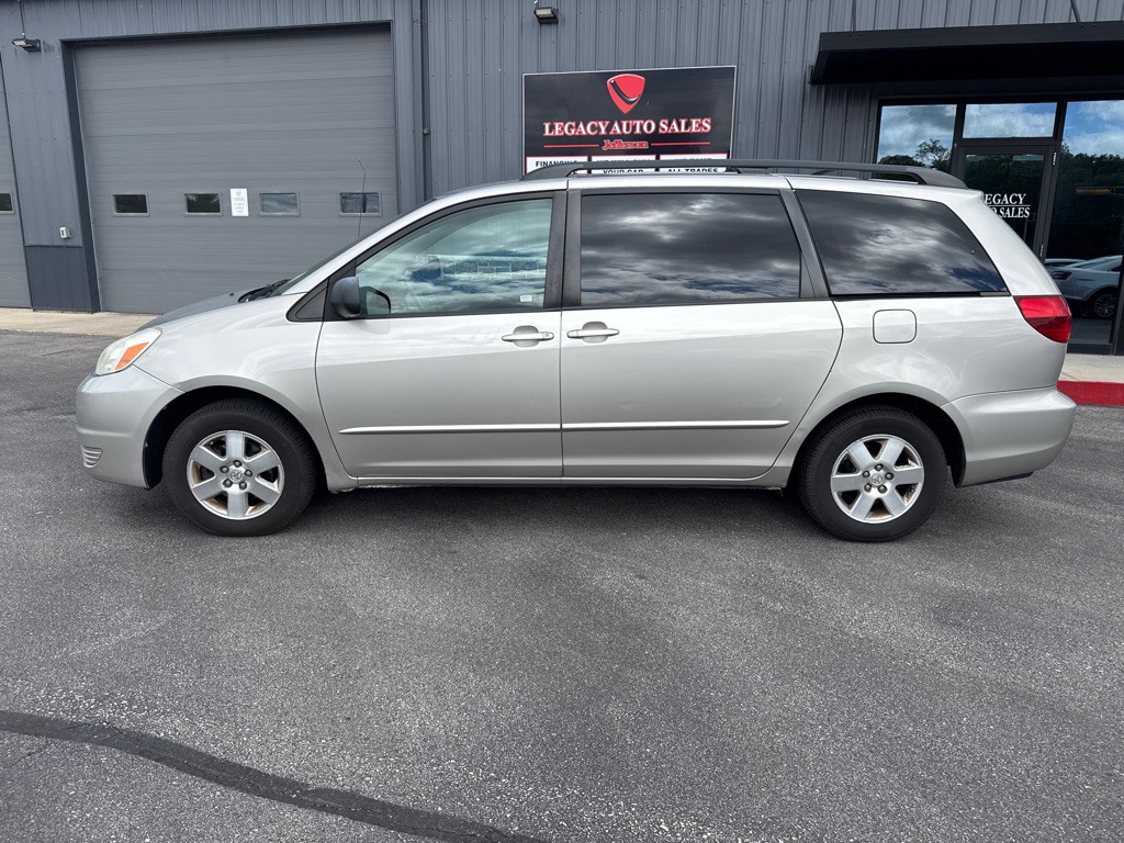 2005 Toyota Sienna Image 2