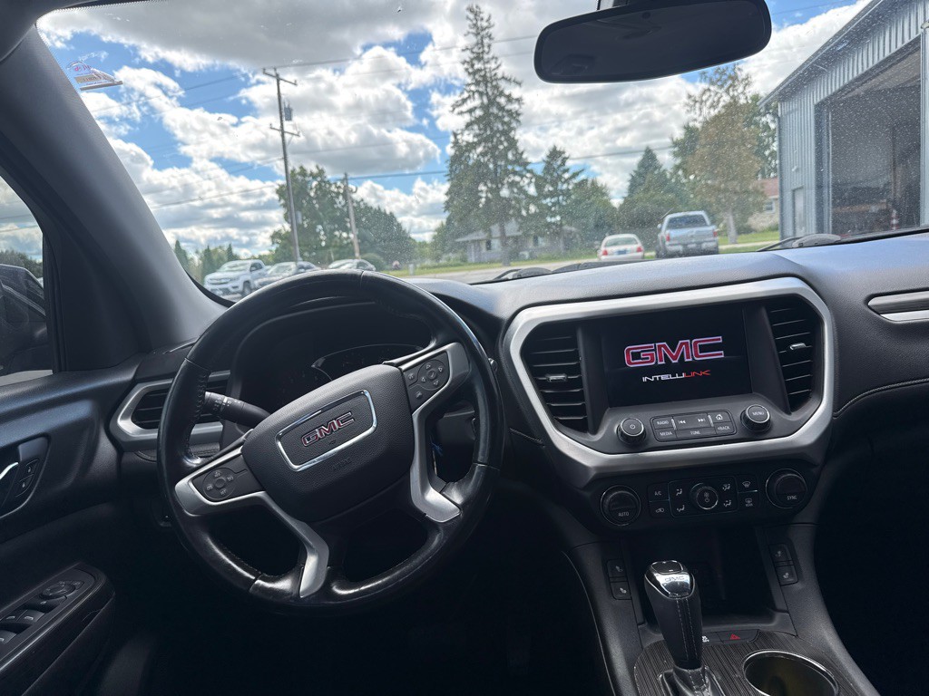 2017 GMC Acadia Image 9