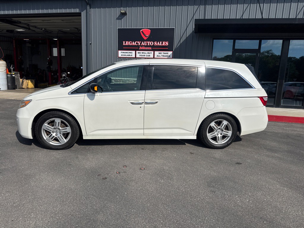2012 Honda Odyssey Image 2