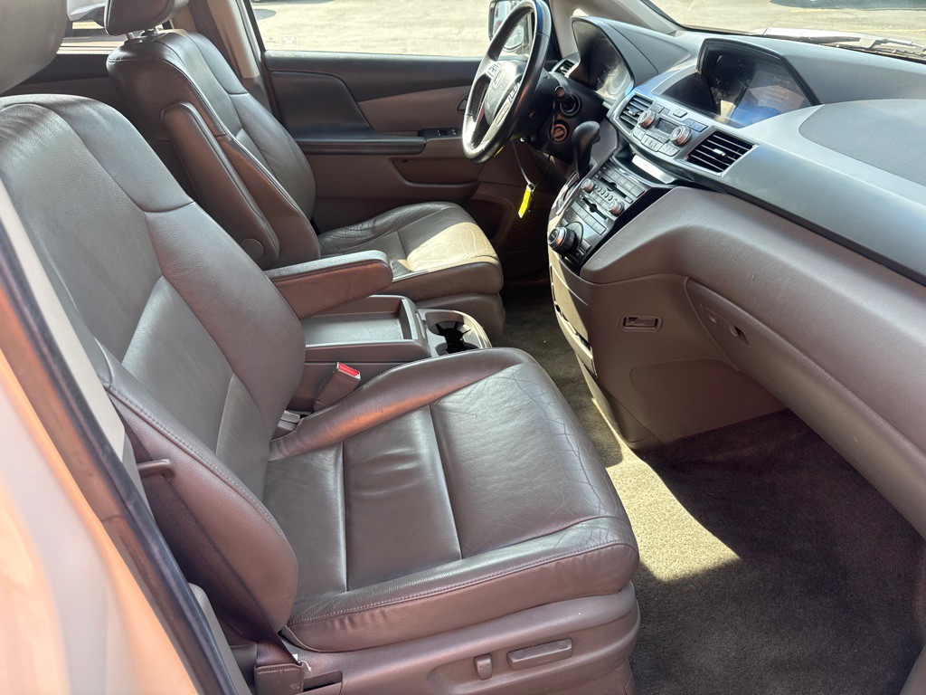 2012 Honda Odyssey Image 14