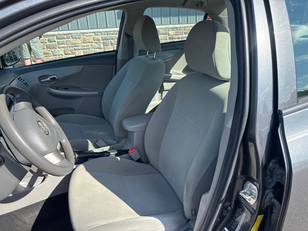 2010 Toyota Corolla Image 8