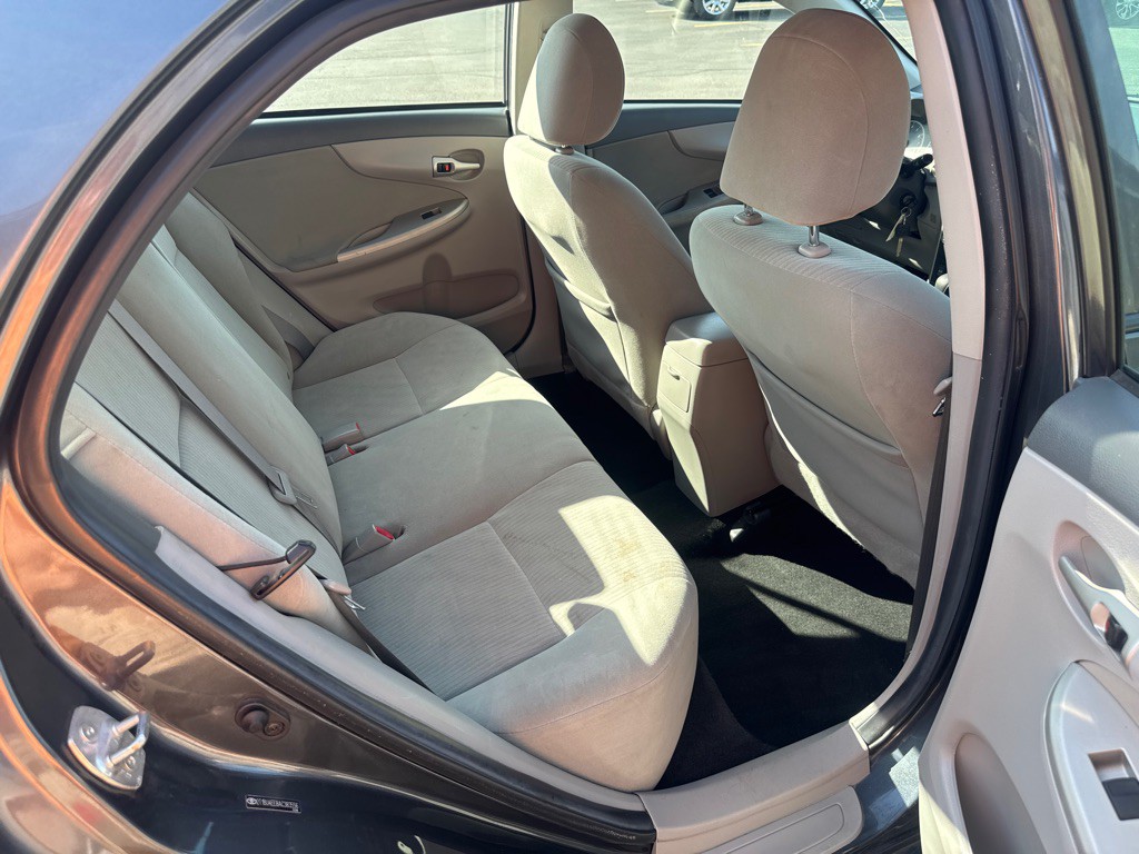 2010 Toyota Corolla Image 11