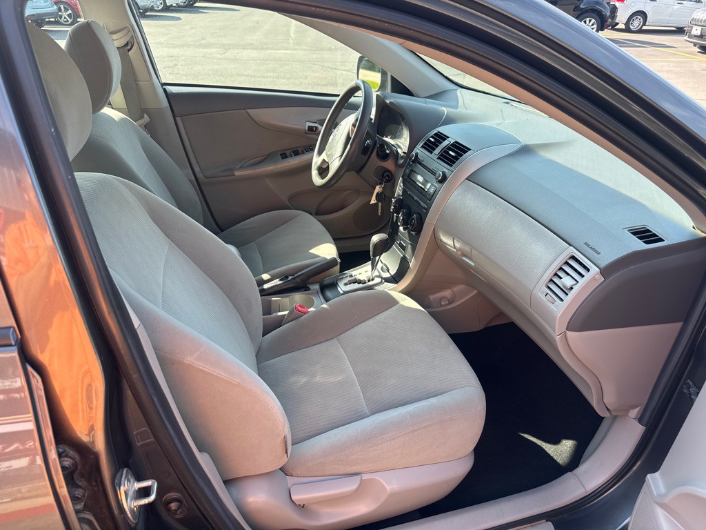2010 Toyota Corolla Image 12