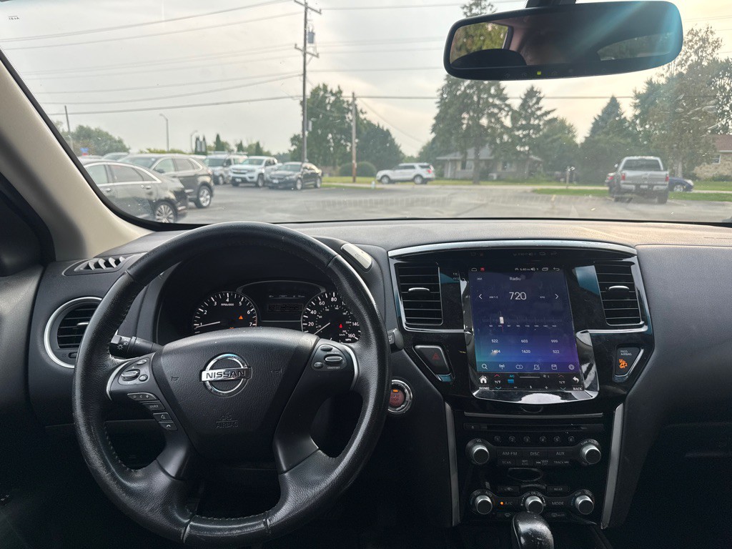 2015 Nissan Pathfinder Image 10
