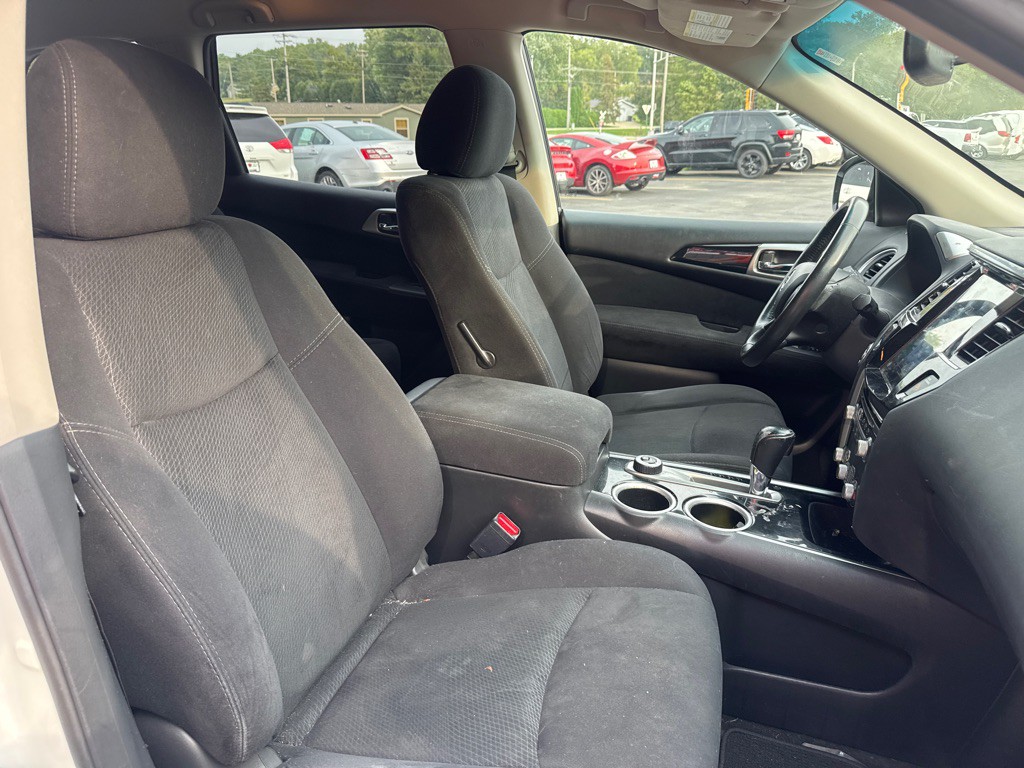 2015 Nissan Pathfinder Image 12