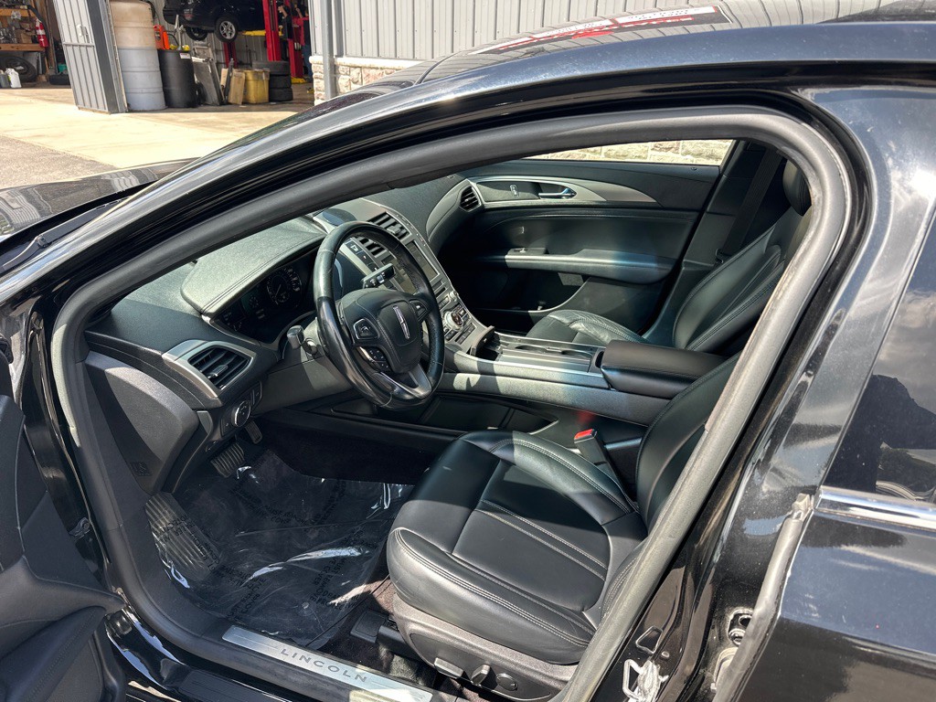 2017 Lincoln MKZ Image 11