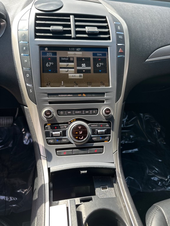 2017 Lincoln MKZ Image 12