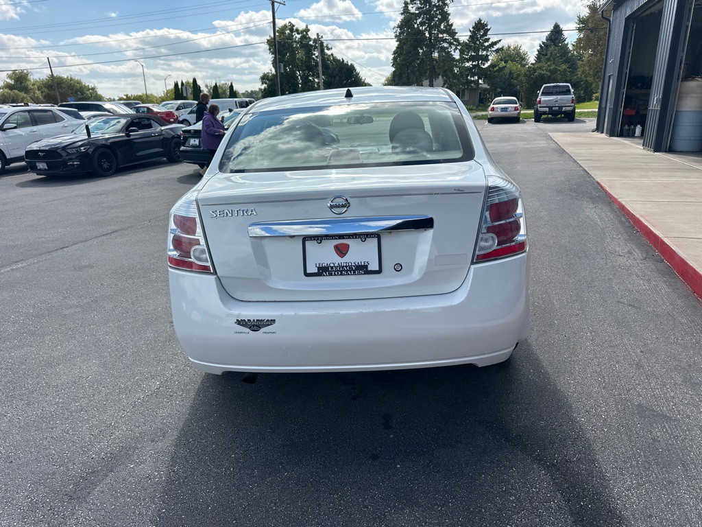 2010 Nissan Sentra Image 4