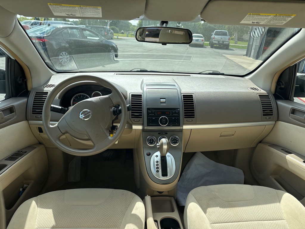 2010 Nissan Sentra Image 10