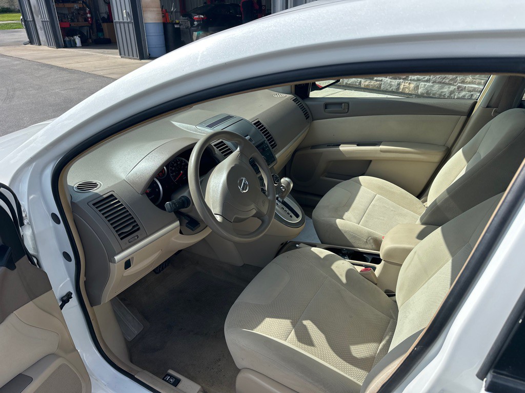 2010 Nissan Sentra Image 11