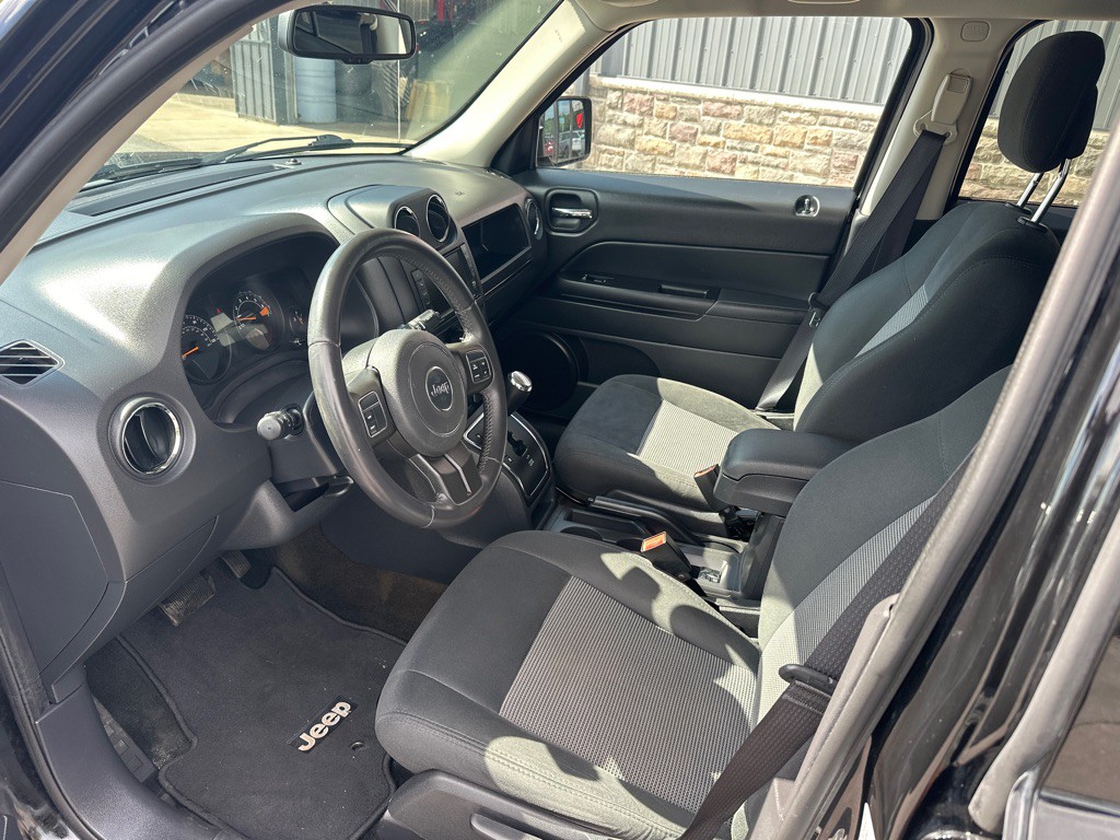 2016 Jeep Patriot Image 12