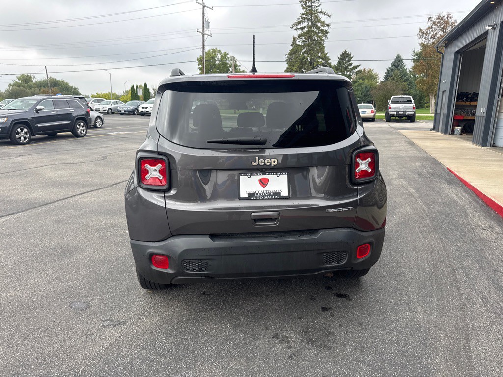 2021 Jeep Renegade Image 4