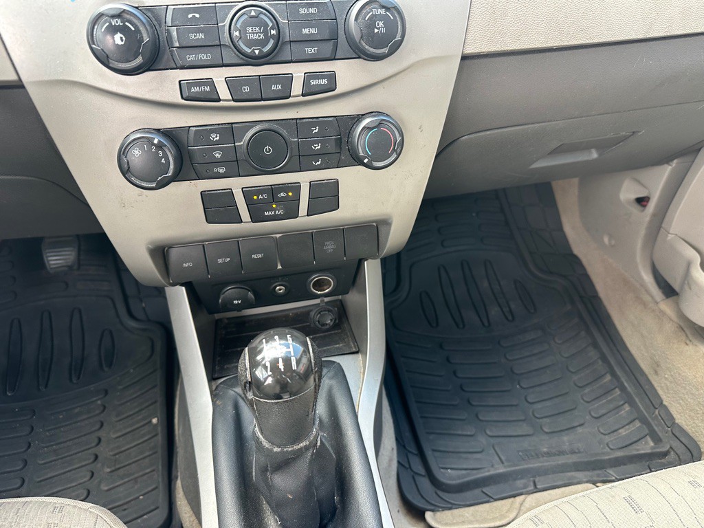 2008 Ford Focus Image 11