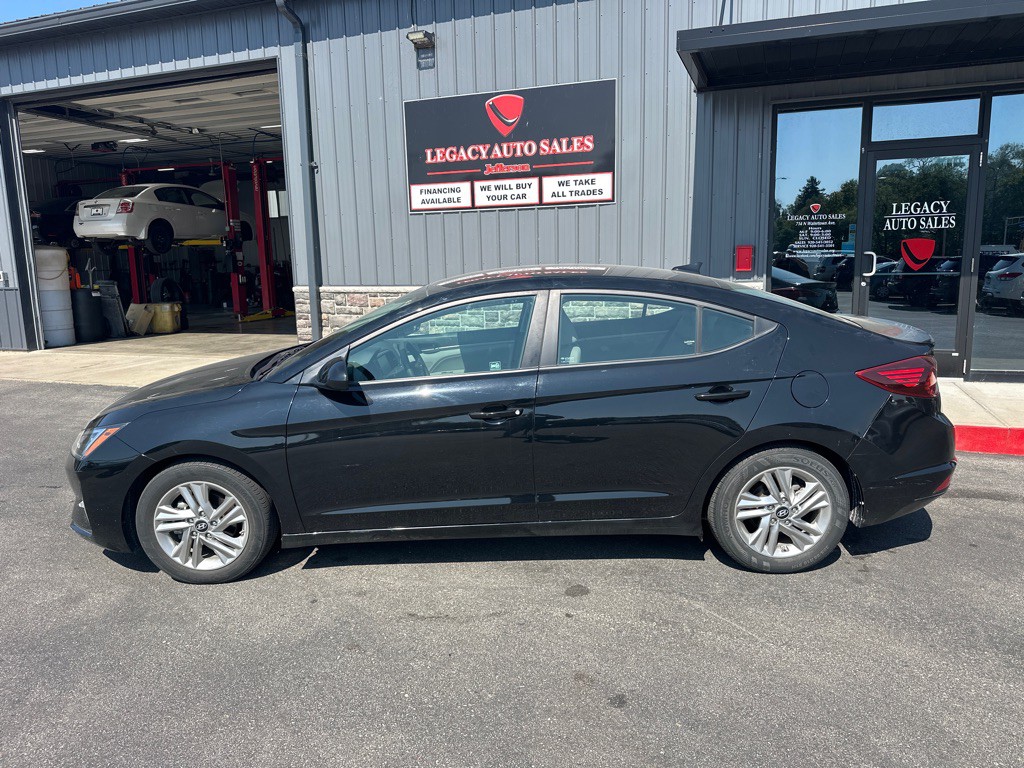 2019 Hyundai Elantra Image 2