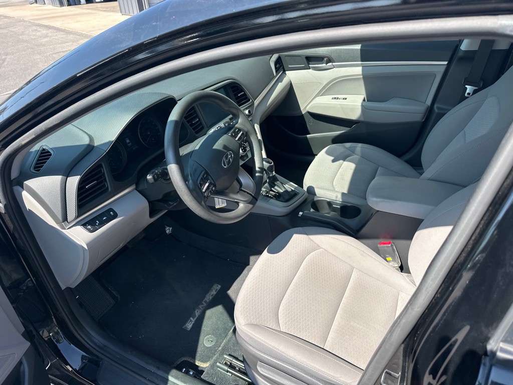 2019 Hyundai Elantra Image 11