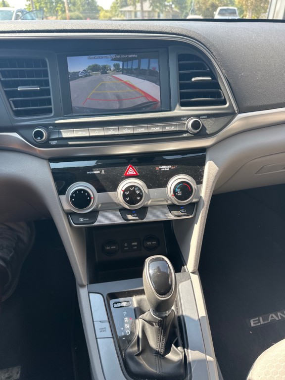 2019 Hyundai Elantra Image 12