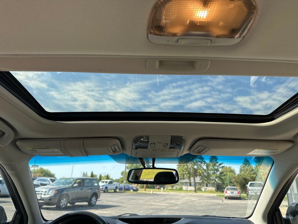 2014 Subaru Legacy Image 10