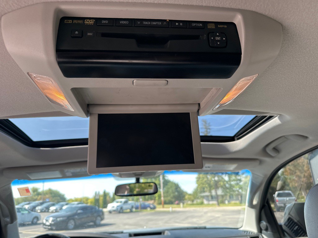 2011 Toyota Sequoia Image 13