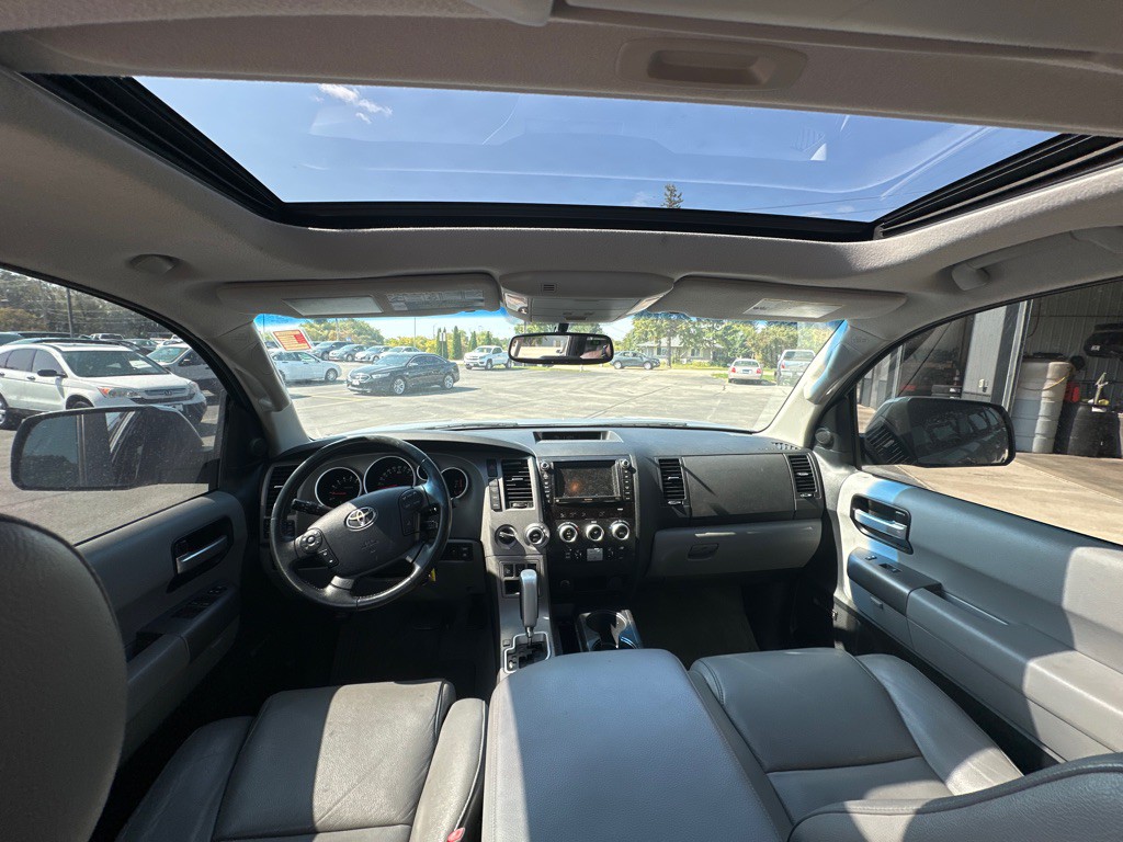 2011 Toyota Sequoia Image 15
