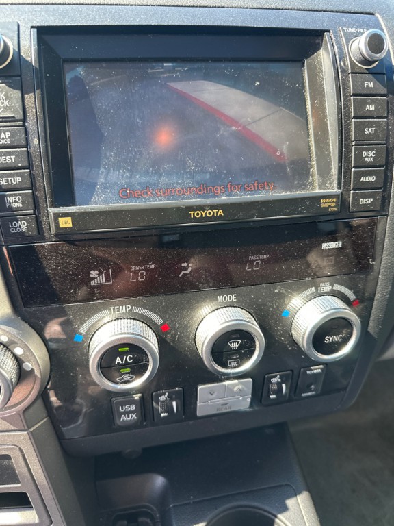 2011 Toyota Sequoia Image 17