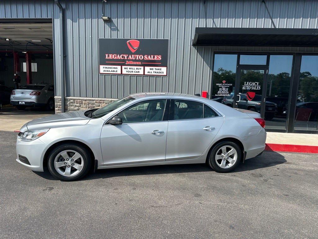 2014 Chevrolet Malibu Image 2