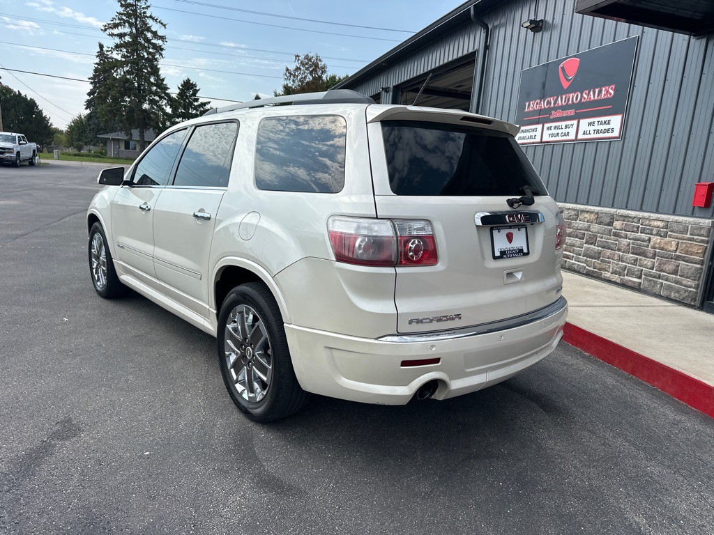 2011 GMC Acadia Image 3