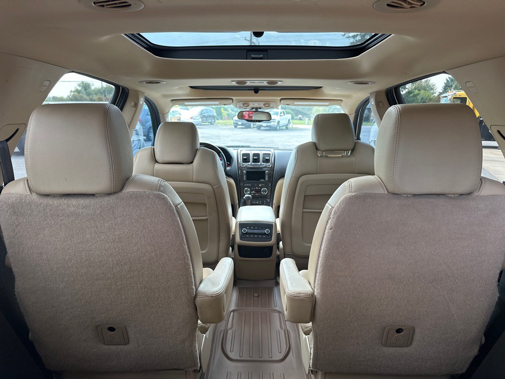 2011 GMC Acadia Image 6