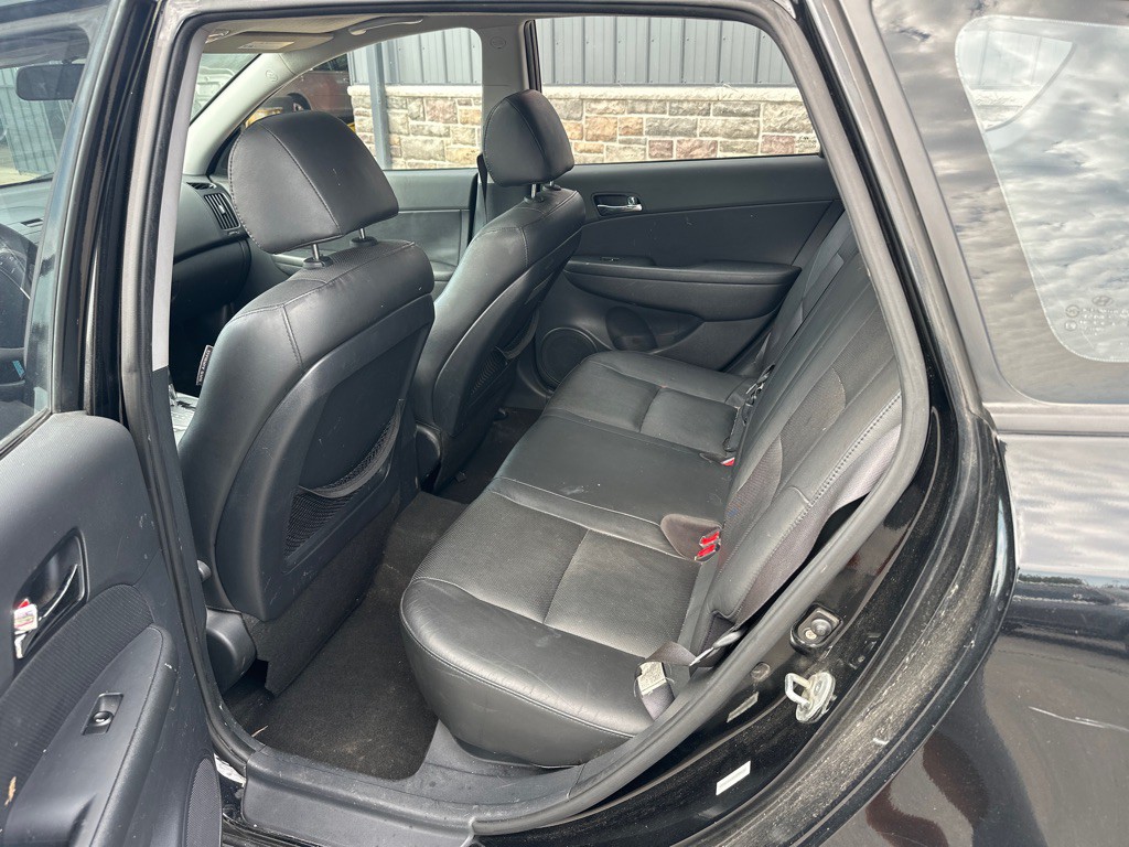 2011 Hyundai Elantra Image 9