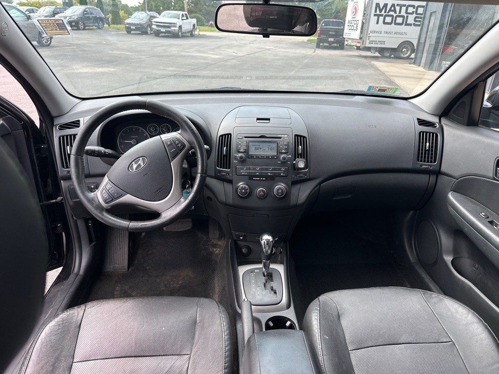2011 Hyundai Elantra Image 11