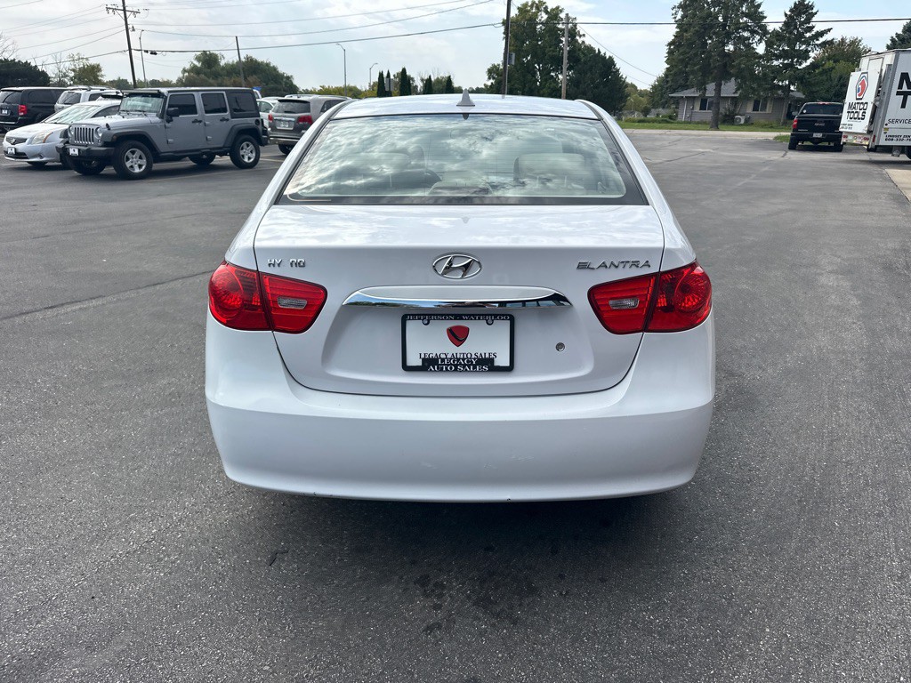 2010 Hyundai Elantra Image 4
