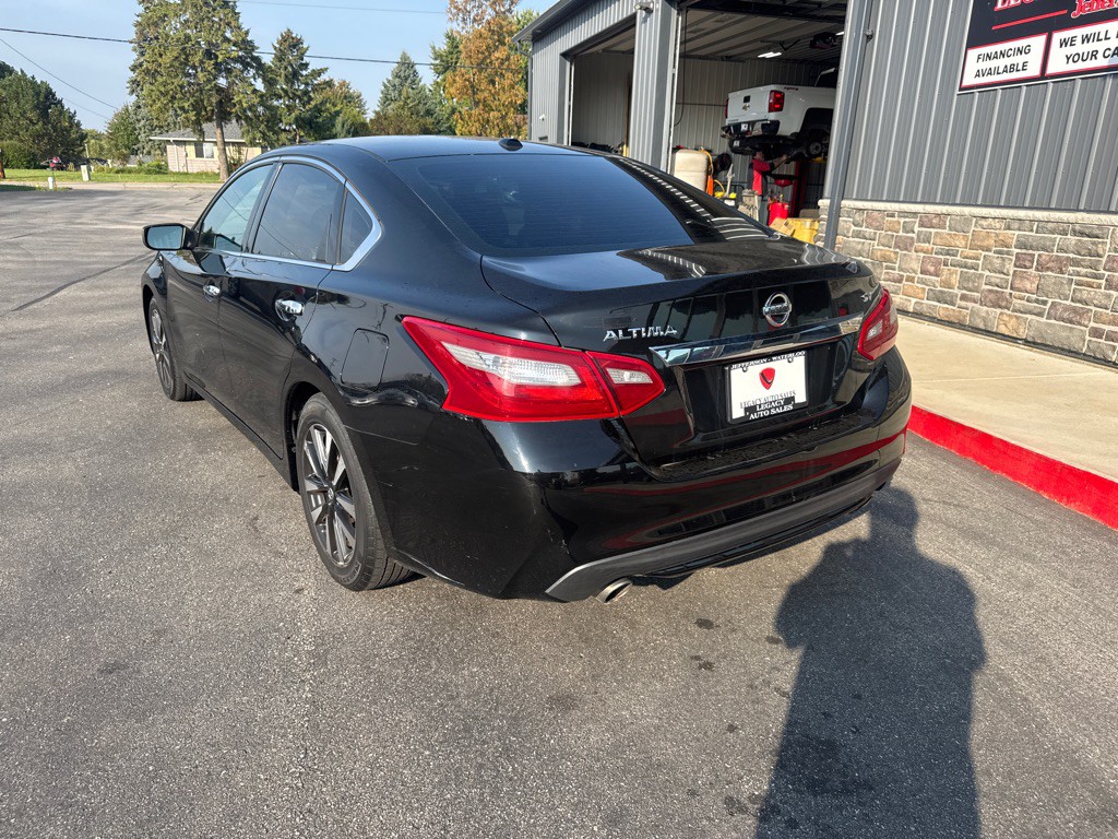 2018 Nissan Altima Image 3