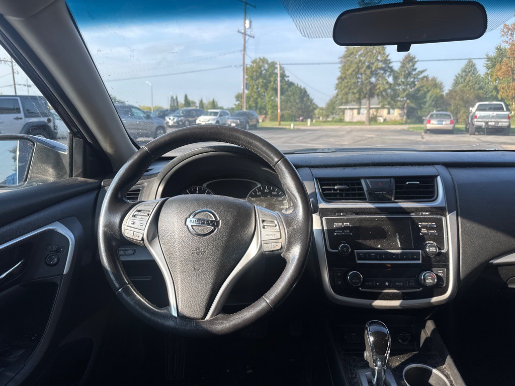 2018 Nissan Altima Image 10