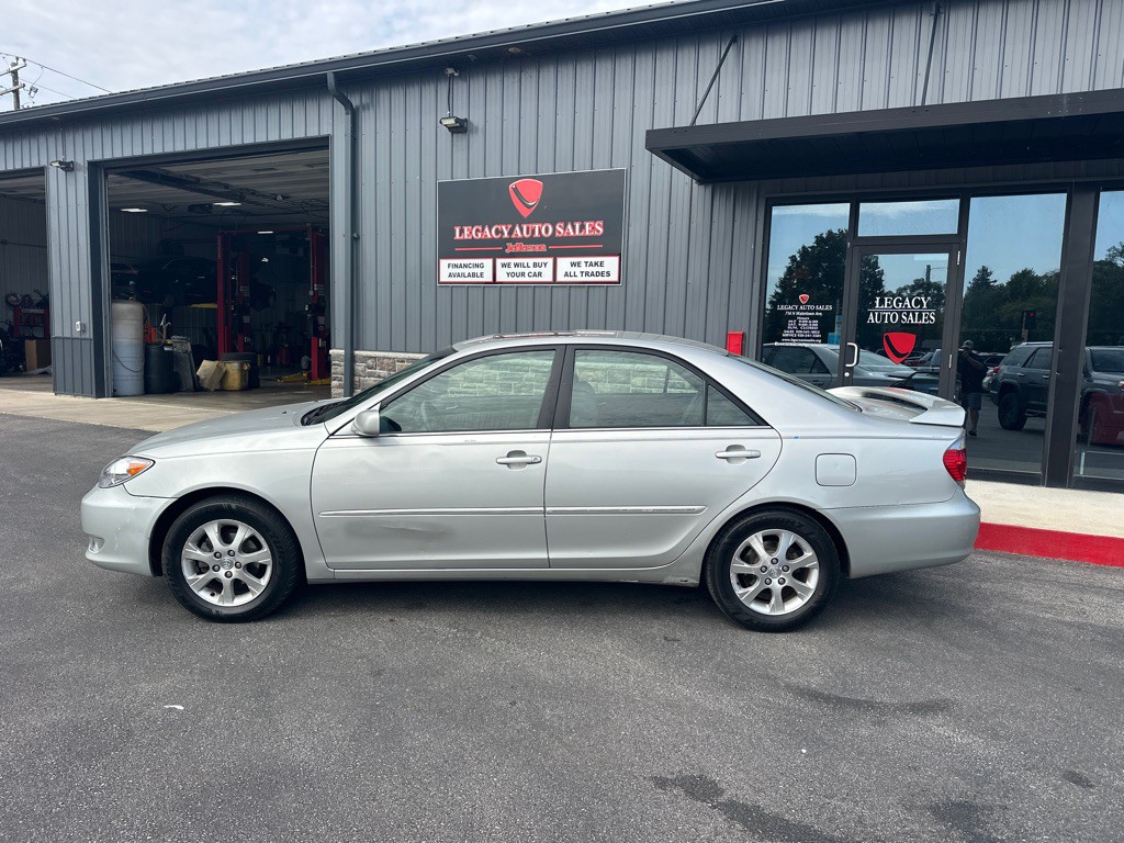 2005 Toyota Camry Image 2