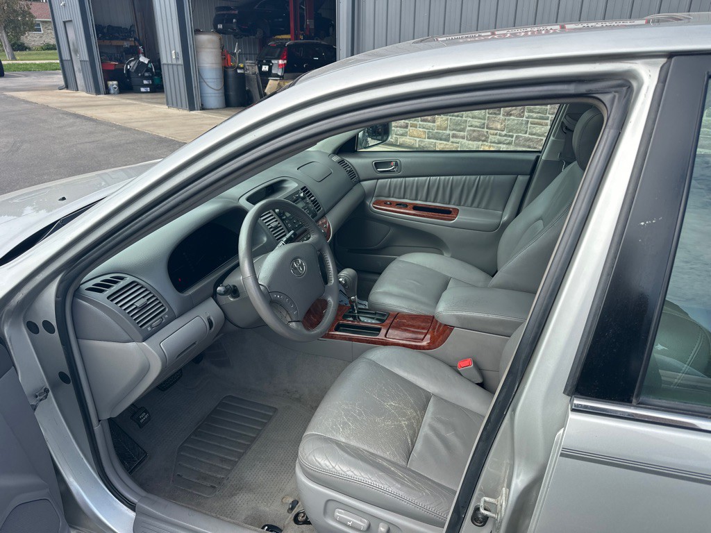 2005 Toyota Camry Image 12