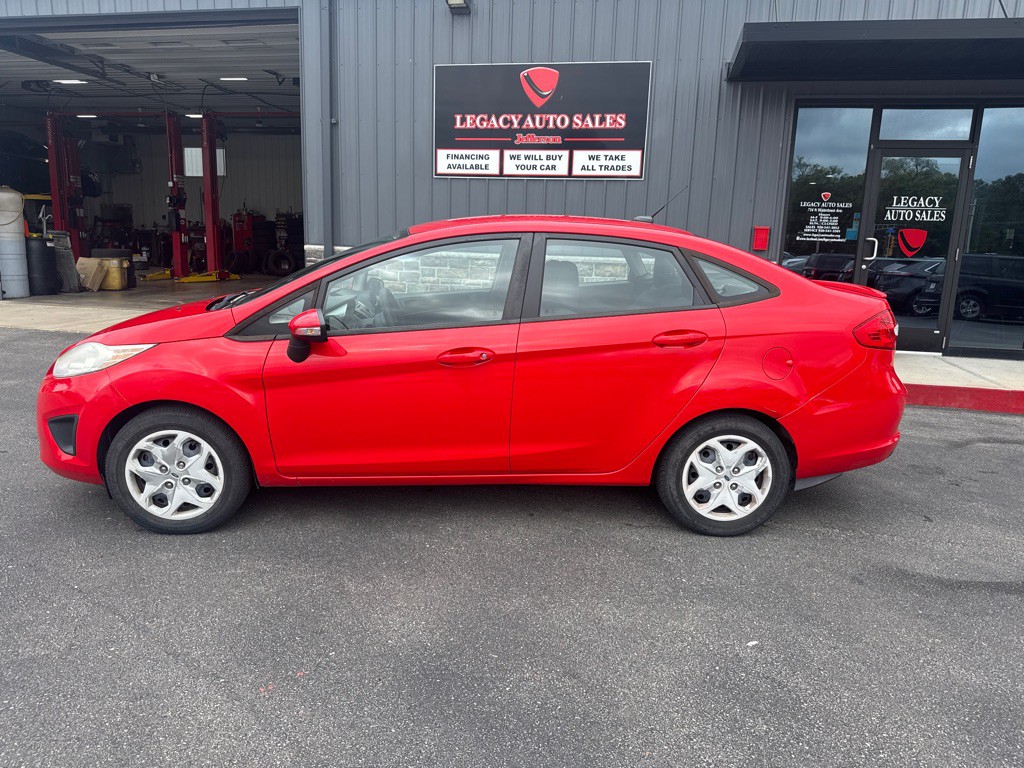 2013 Ford Fiesta Image 2