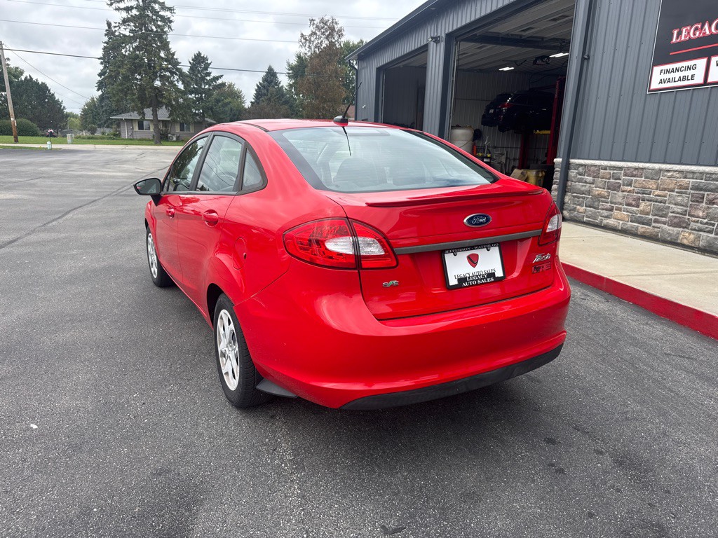2013 Ford Fiesta Image 3