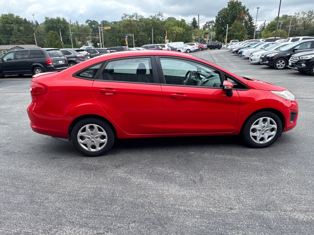 2013 Ford Fiesta Image 6