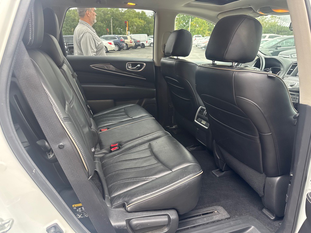 2017 INFINITI QX60 Image 16