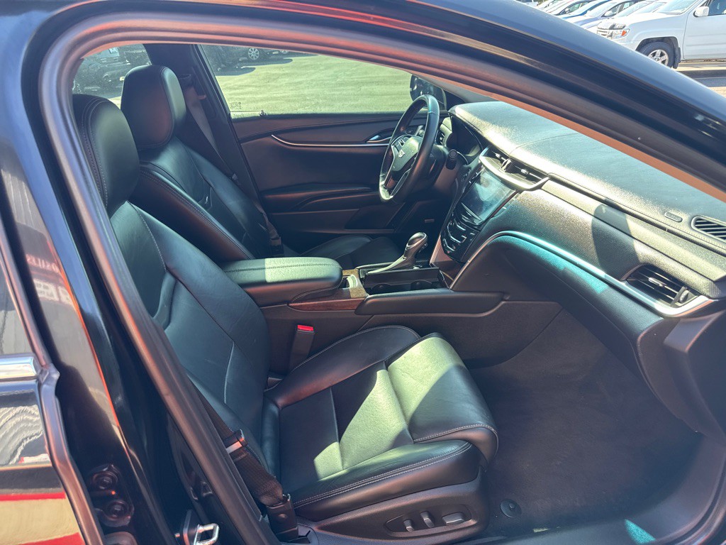 2016 Cadillac XTS Image 12