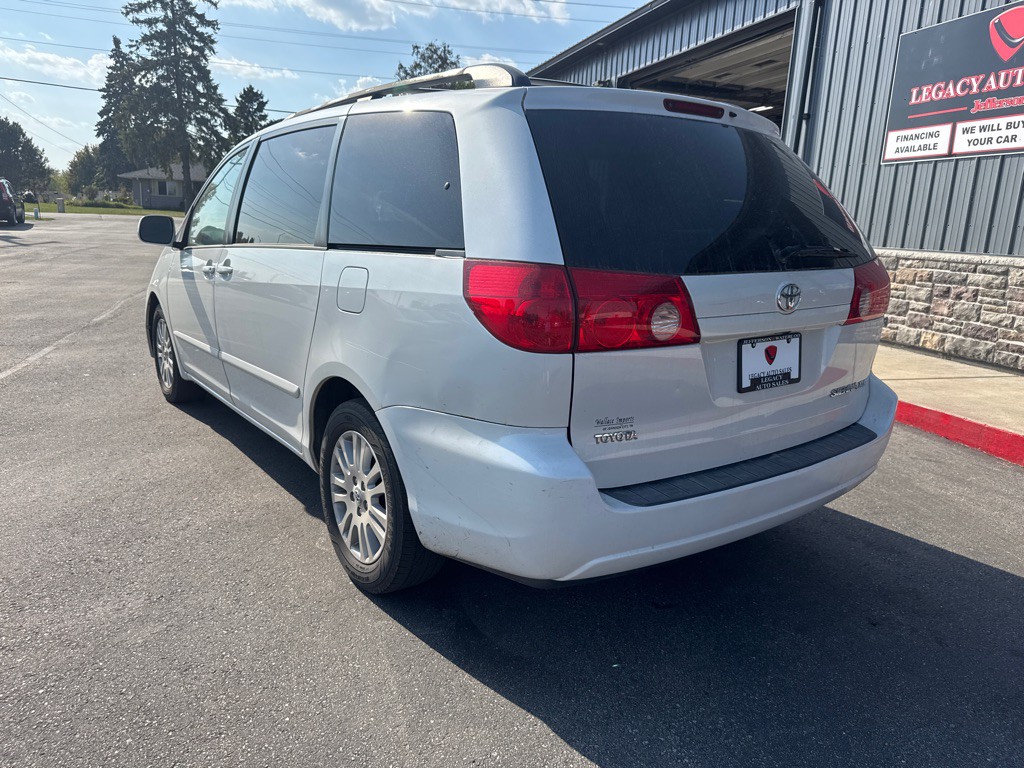 2008 Toyota Sienna Image 3