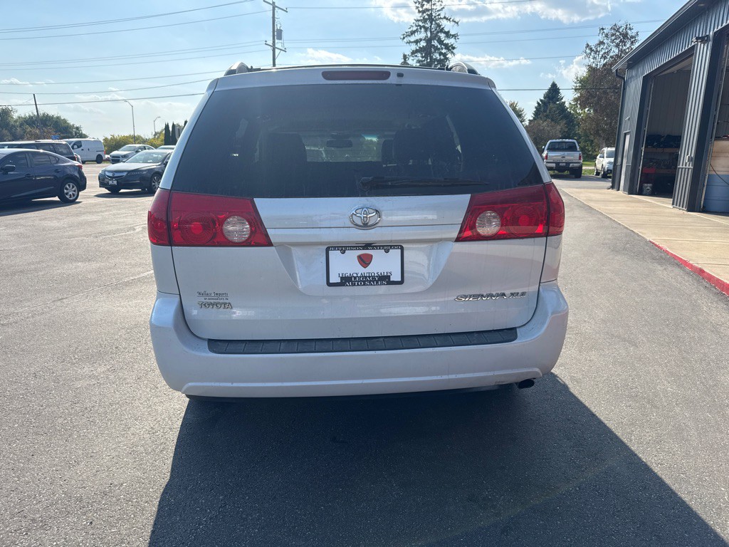 2008 Toyota Sienna Image 4