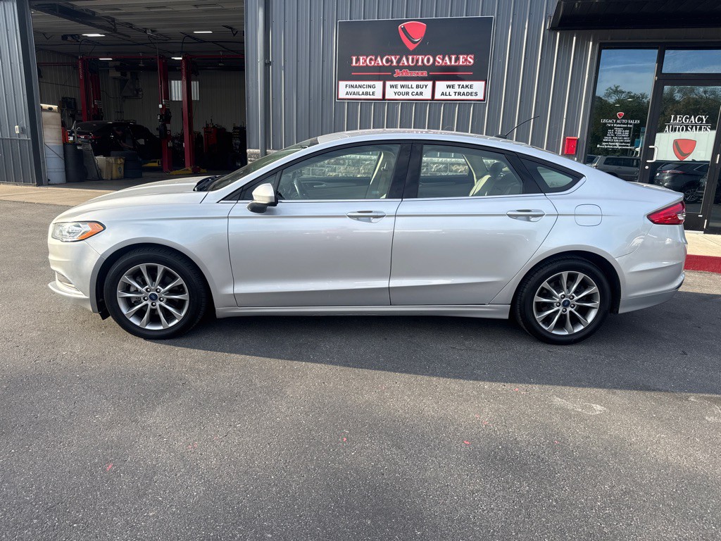 2017 Ford Fusion Image 2