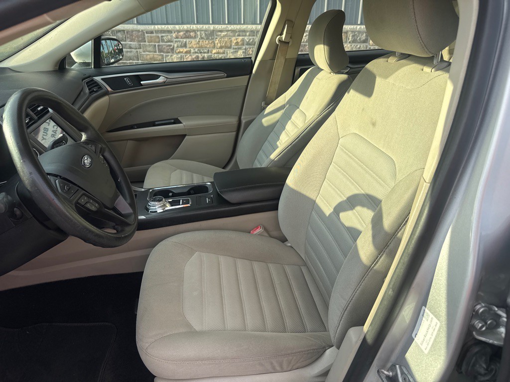 2017 Ford Fusion Image 8