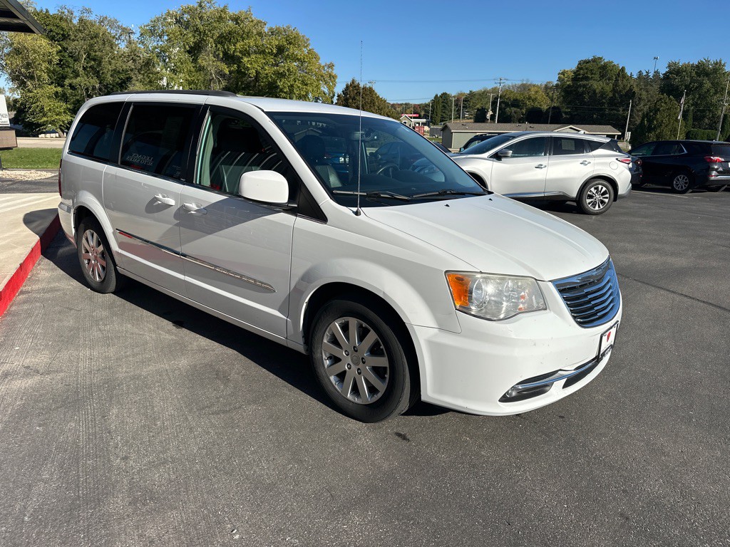 2014 Chrysler Town & Country Image 9