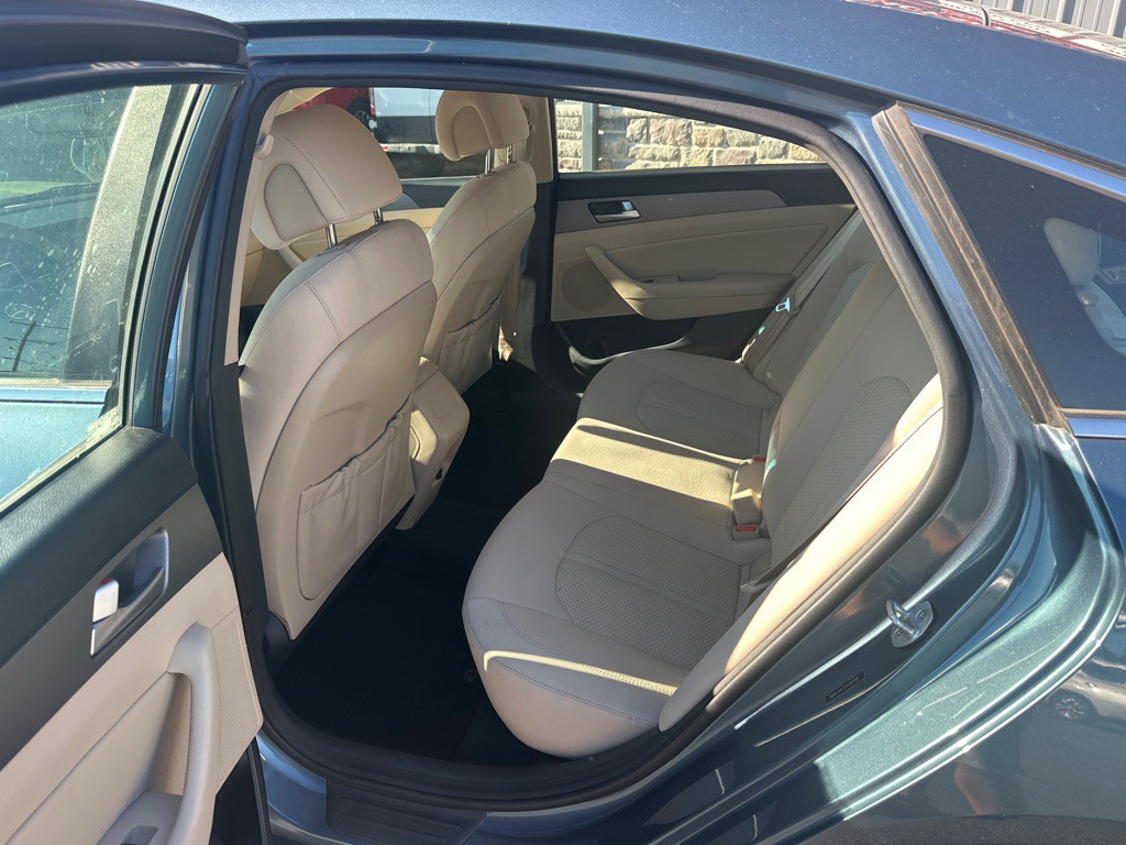 2015 Hyundai Sonata Image 9